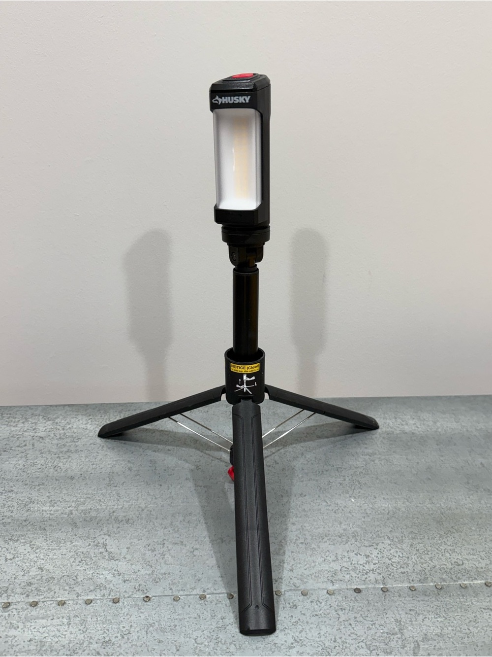 Home Depot Lumen Tripod Light-800 Rechargeable LED Detachable